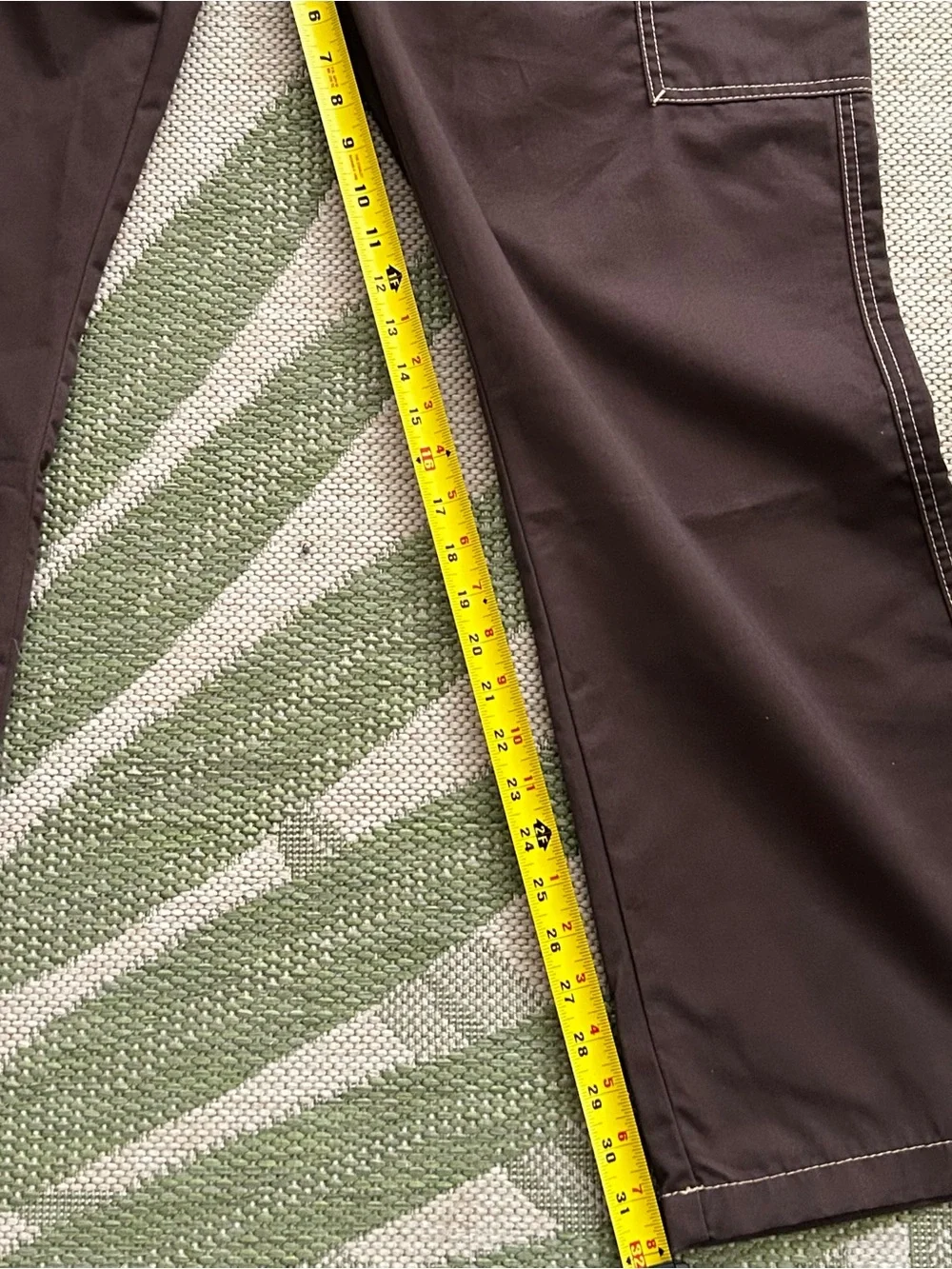 True Religion Men's Cargo Pants in Brown w/brand logo on back pockets NWT 36